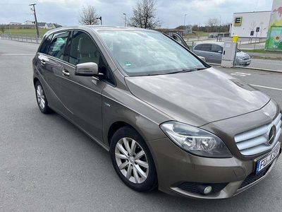 Gebraucht Mercedes B180 AMG Edition 1 122 PS (89 kW) 2012 Van / Kleinbus