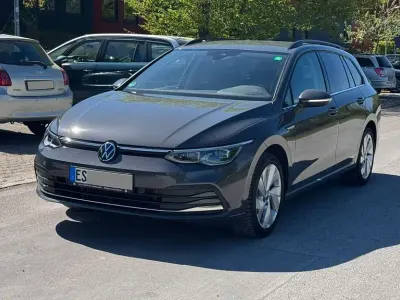Second-hand VW Golf VIII Style 131 CP (96 kW) 2022 Gri Break