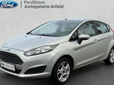 Używany Ford Fiesta SYNC Edition 65 KM (47 kW) 2013 Srebrny Hatchback