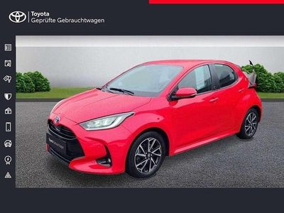 Gebraucht Toyota Yaris Hybrid Comfort 116 PS (85 kW) 2022 Coral Kleinwagen