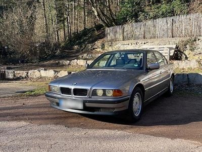 Gebraucht BMW 728 193 PS (141 kW) 1996 Silber Limousine