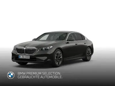 Gebraucht BMW 520 M Sport 208 PS (152 kW) 2025 Grau Limousine
