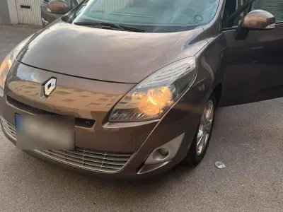 Gebraucht Renault Grand Scénic III 130 PS (95 kW) 2010 Van / Kleinbus