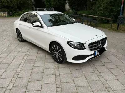 Gebraucht Mercedes E400 Avantgarde 333 PS (244 kW) 2016 Weiß Limousine