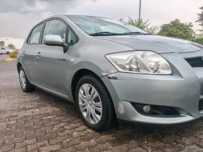 Gebraucht Toyota Auris 95 PS (69 kW) 2009 Grau Kleinwagen