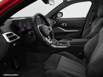 Second-hand BMW 330e Comfort Edition 292 CP (214 kW) 2025 Roșu Break
