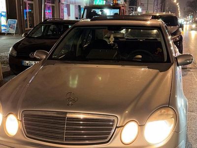 Grau Gebraucht 2005 Mercedes E280 Limousine | 2.300 €