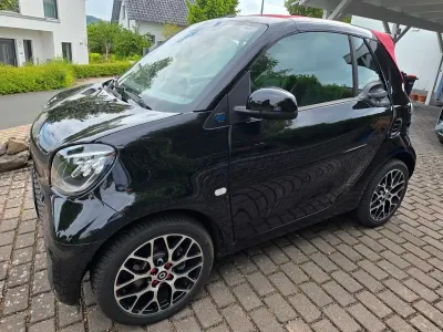 Gebraucht Smart ForTwo Coupé 60 kW (82 PS) 2022 Schwarz Cabrio