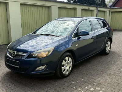 Usata Opel Astra Sport 180 CV (132 kW) 2011 Blu Station wagon