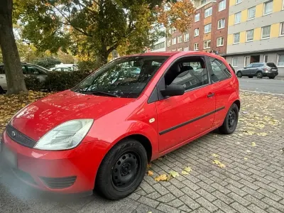 Gebraucht Ford Fiesta 105 PS (77 kW) 2004 Rot Kleinwagen