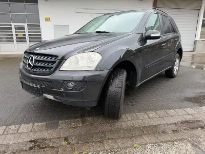 Gebraucht Mercedes ML280 190 PS (139 kW) 2006 Schwarz SUV