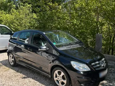 Gebraucht Mercedes B180 106 PS (77 kW) 2010 Schwarz Van / Kleinbus