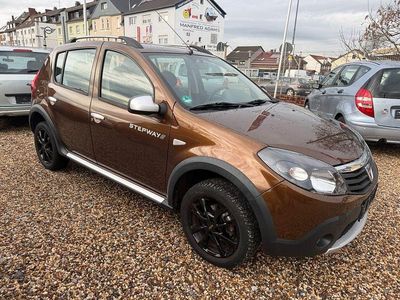 Braun cajou Gebraucht 2013 Dacia Sandero Stepway Limousine | 5.990 € (Fairer Preis)