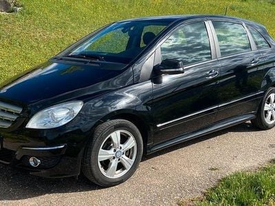 Usata Mercedes B180 116 CV (85 kW) 2011 Nero Monovolume