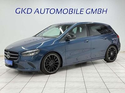 Second-hand Mercedes B180 Night 136 CP (100 kW) 2019 Albastru Monovolum