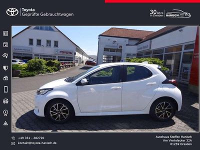 Schneeweiß Gebraucht 2023 Toyota Yaris Hybrid Team Kleinwagen | 23.490 € (Etwas zu teuer)