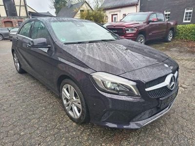 Gebraucht Mercedes A220 184 PS (135 kW) 2015 Violett Limousine