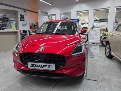 Neu Suzuki Swift Club 83 PS (61 kW) 2025 Rot Limousine