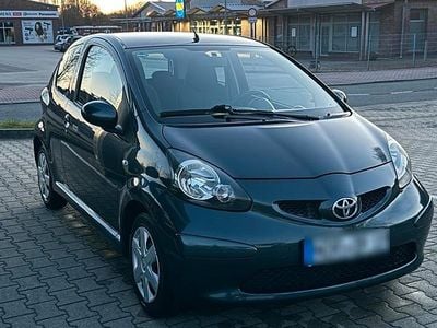Gebraucht Toyota Aygo 68 PS (50 kW) 2005 Grau Kleinwagen