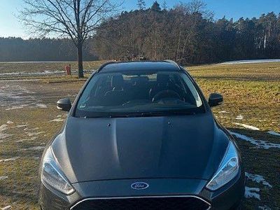 Grau Gebraucht 2017 Ford Focus Titanium Kombi | 9.100 € (Fairer Preis)