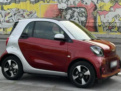 Używany Smart ForTwo Coupé Passion 60 kW (82 KM) 2021 Czerwony Hatchback