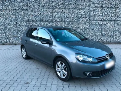Gebraucht VW Golf VII Highline 105 PS (77 kW) 2012 Silber Kleinwagen