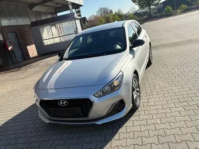Gebraucht Hyundai i30 YES! 140 PS (102 kW) 2019 Silber Limousine