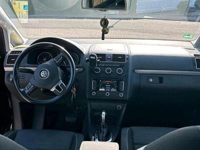 Gebraucht VW Touran Comfortline 140 PS (102 kW) 2015 Blau Van / Kleinbus