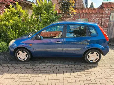 Gebraucht Ford Fiesta 60 PS (44 kW) 2006 Blau Kleinwagen