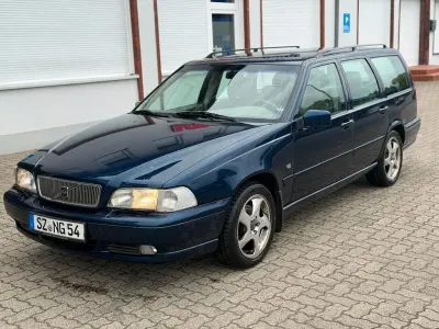 Używany Volvo V70 144 KM (105 kW) 1998 Niebieski Kombi
