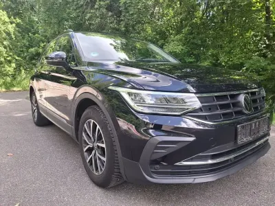 Gebraucht VW Tiguan Sport 122 PS (89 kW) 2022 Schwarz SUV