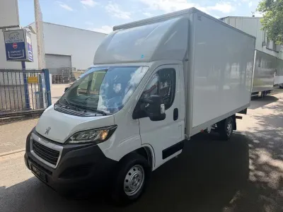 Gebraucht Peugeot Boxer 140 PS (102 kW) 2022 Weiß Van