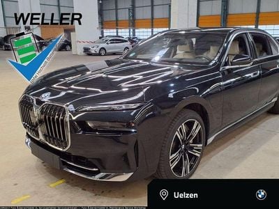 Gebraucht BMW 750e Comfort Edition 489 PS (359 kW) 2025 Black sapphire (schwarz) Limousine