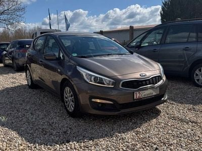 Braun Gebraucht 2016 Kia Ceed Kleinwagen | 9.999 € (Fairer Preis)
