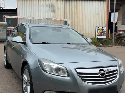 Gebraucht Opel Insignia 2010 Silber Kombi