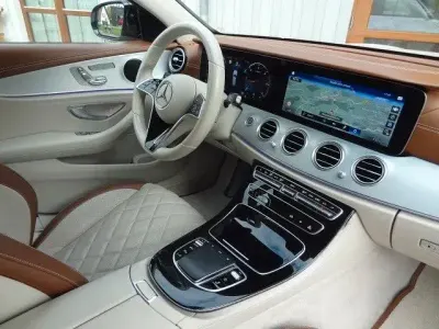 Gebraucht Mercedes E220 All-Terrain AMG 194 PS (142 kW) 2021 Weiß Kombi