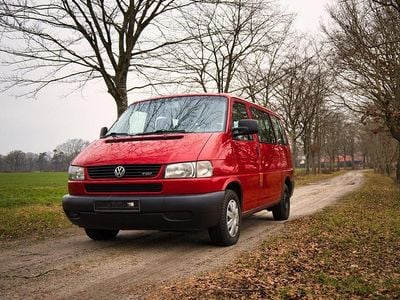 Rot Gebraucht 2002 VW Caravelle Van / Kleinbus | 3.100 € (Superpreis)