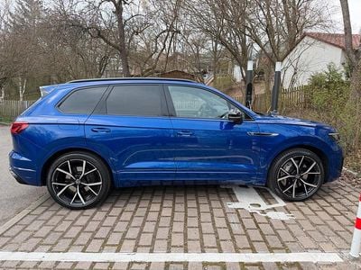 Second-hand VW Touareg R 462 CP (339 kW) 2021 Albastru SUV