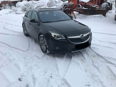 Gebraucht Opel Insignia Country Tourer 163 PS (119 kW) 2014 Schwarz metallic Kombi