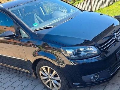 Second-hand VW Touran Highline 140 CP (102 kW) 2011 Negru Monovolum