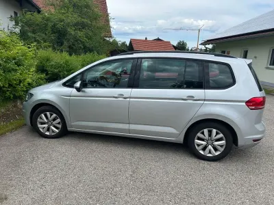 Gebraucht VW Touran Trendline 110 PS (80 kW) 2016 Silber Van / Kleinbus