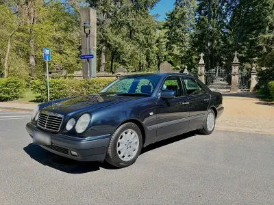 Gebraucht Mercedes E320 Elegance 224 PS (164 kW) 1999 Blau Limousine