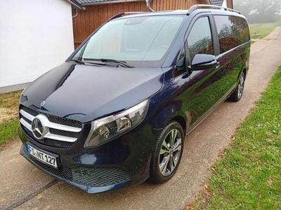 Mercedes V220