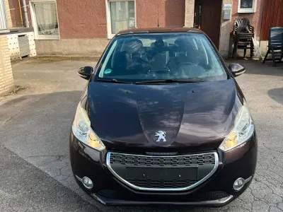 Gebraucht Peugeot 208 120 PS (88 kW) 2012 Braun Kleinwagen