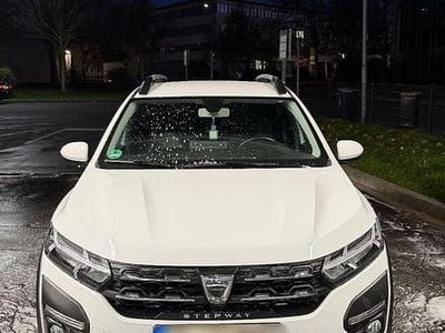 Gebraucht Dacia Sandero Comfort 101 PS (74 kW) 2021 Weiß Kleinwagen