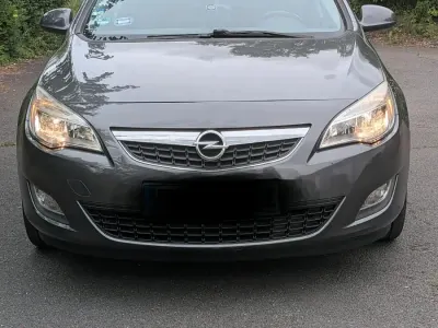 Gebraucht Opel Astra 115 PS (84 kW) 2009 Grau Limousine