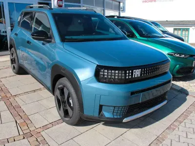 Nuova Fiat Grande Panda La Prima 101 CV (74 kW) 2025 Blu Utilitaria