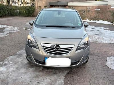 Braun Gebraucht 2010 Opel Meriva Van / Kleinbus | 6.800 € (Fairer Preis)