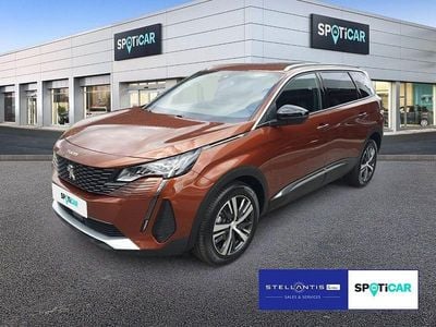 Braun Gebraucht 2023 Peugeot 5008 Allure Van / Kleinbus | 23.990 € (Guter Preis)