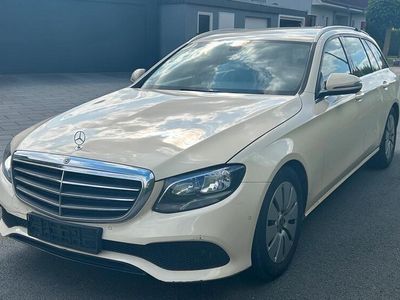 Mercedes E200